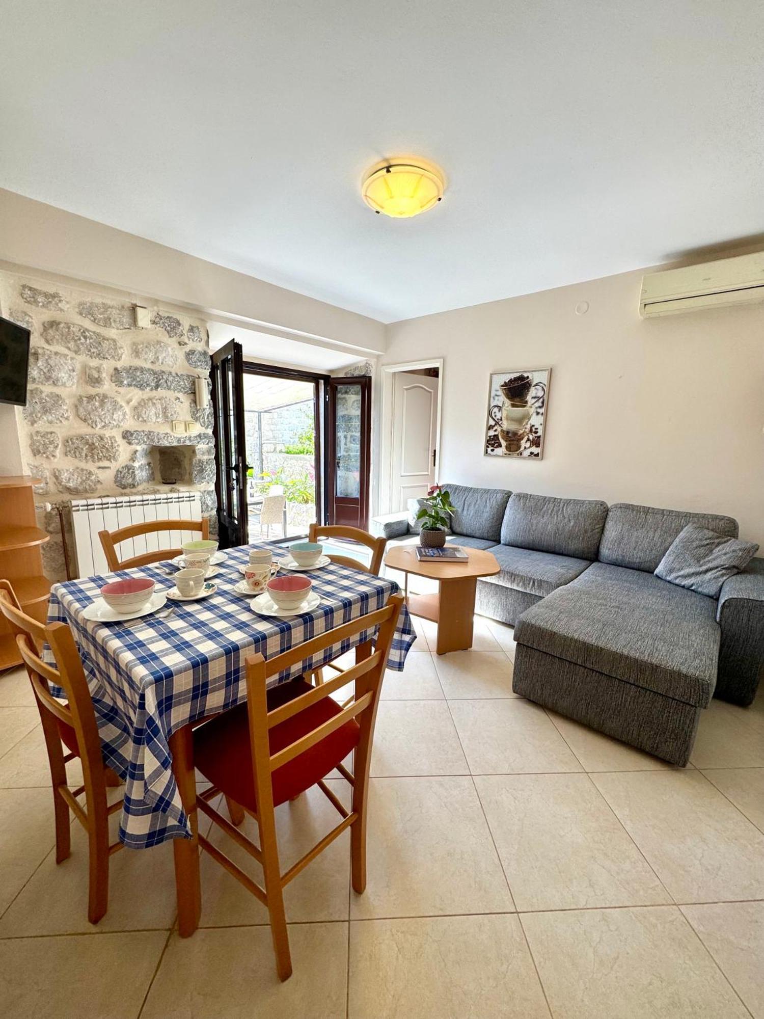 Apartments Radonicic Kotor Exterior photo